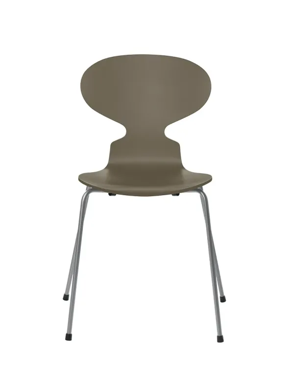 3101 Myren Stol lakeret af Arne Jacobsen