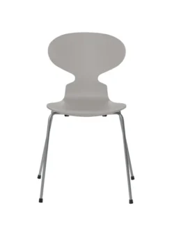 3101 Myren Stol lakeret af Arne Jacobsen
