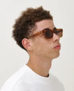 NEW DYLAN, brown havana fra MessyWeekend