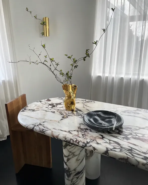 Ostrea 25 Vase, gold fra Hein Studio