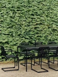 Palissade Cantilever Chair fra Hay