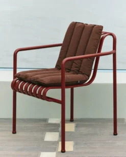 Palissade Dining Armchair, iron red fra Hay