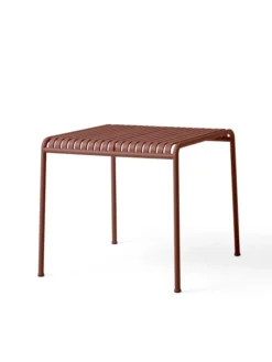 Palissade Table 90x82, iron red fra Hay