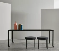 Panton Move spisebord, Black af Verner Panton