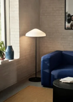 Pao Glass Floor Lamp fra Hay