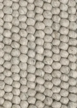 Peas tæppe, soft grey fra Hay