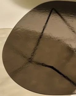Pedrera Coffee Table, Bronze Structured Glass fra GUBI