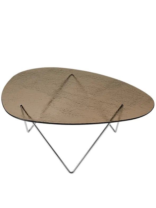 Pedrera Coffee Table, Bronze Structured Glass fra GUBI