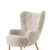 Petra VB3 Chair, moonlight sheepskin/oak fra &Tradition