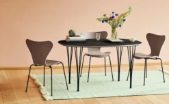Piet Hein B611 Superellipse spisebord, 135 x 90 cm fra Fritz Hansen