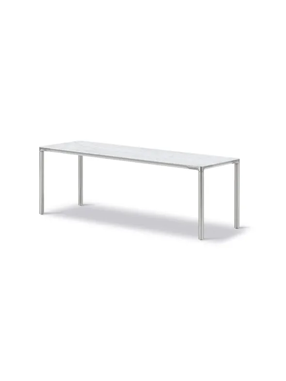 Piloti Bord, hvid carrara fra Fredericia Furniture