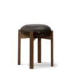 Pioneer Stool, smoked oak/primo 86 fra Fredericia Furniture