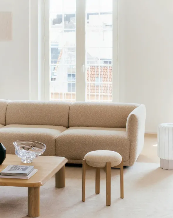 Pioneer Stool, smoked oak/primo 86 fra Fredericia Furniture