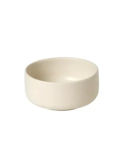 Pisu 06 Bowl, vanilla white fra Louise Roe
