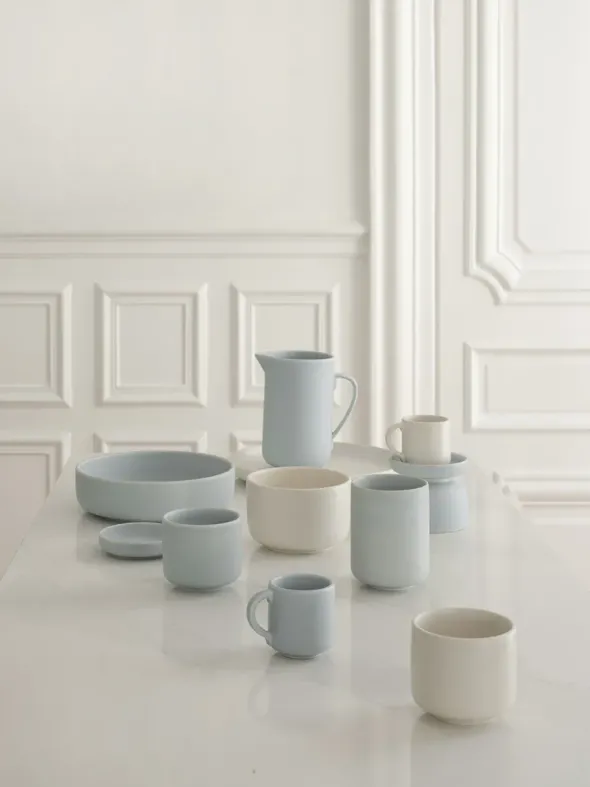 Pisu 05 Bowl, vanilla white fra Louise Roe