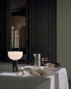 Pleat Pitcher fra New Works