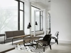 Plywood Group LCW, sortlakeret ask fra Vitra