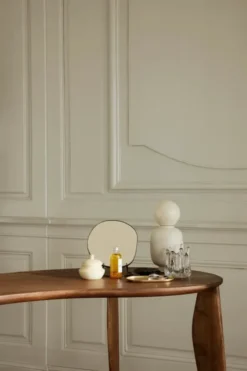 Pond Table Mirror, Dark Chrome fra Ferm Living