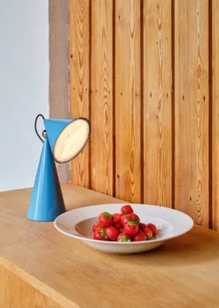 Pose portable bordlampe, Baby blue fra Tom Dixon