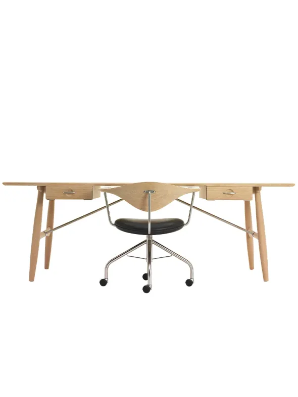 PP571 Arkitektens Skrivebord af Hans J. Wegner