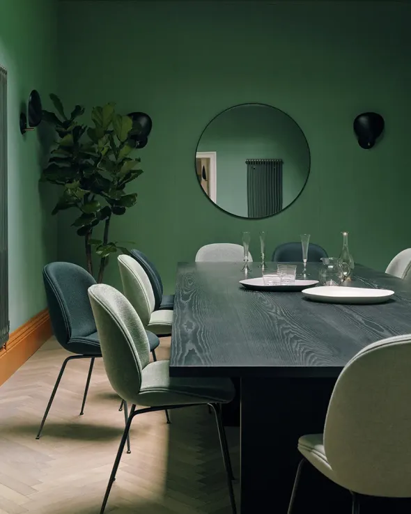 Private Dining Table, 320x100 cm fra GUBI