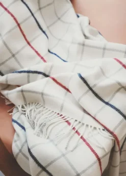 Quito Plaid, white sailor red fra Silkeborg Uldspinderi