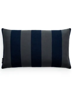 Reflex Cushion, 45 x 75 cm fra Kvadrat