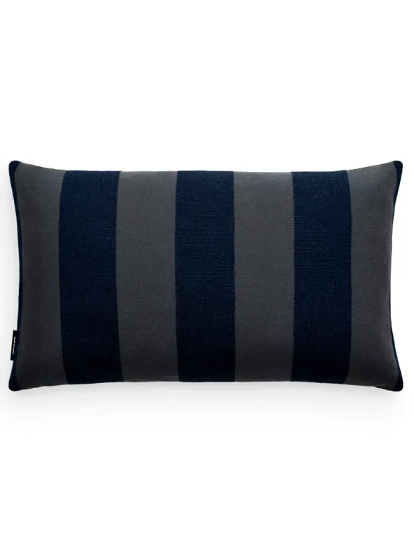 Reflex Cushion, 45 x 75 cm fra Kvadrat
