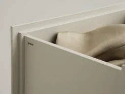 Relief Kommode, lav fra String