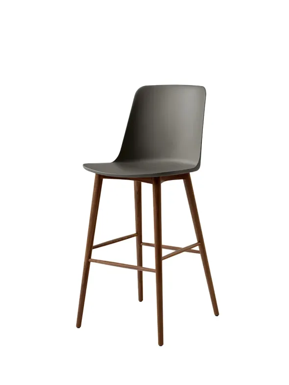 Rely HW133 Bar Chair, walnut fra &Tradition
