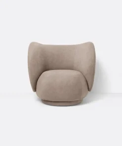 Rico Lounge Chair, bouclé i sand fra Ferm Living