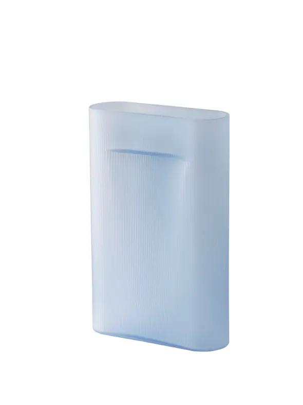Ridge Vase, light blue frosted glass fra Muuto