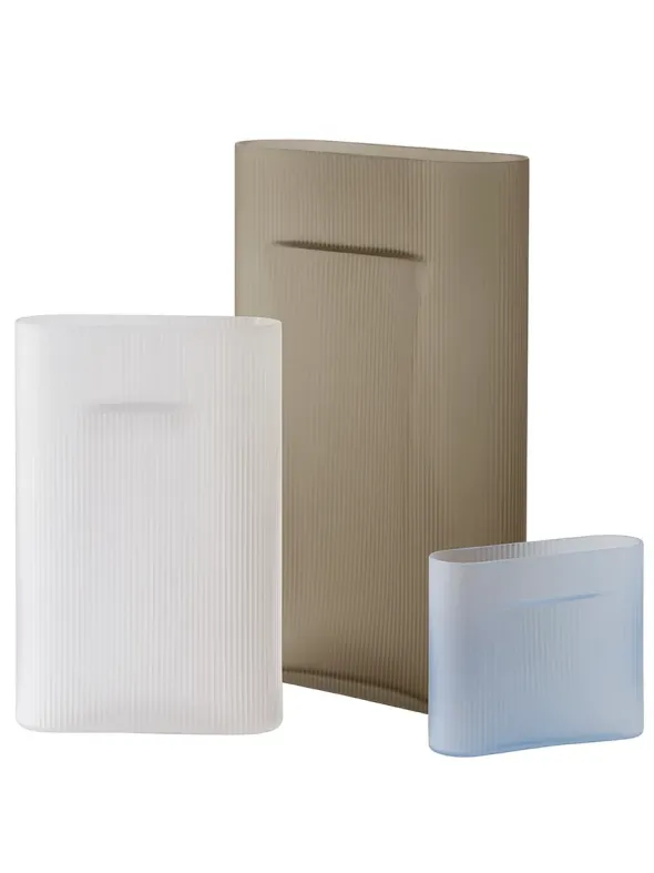 Ridge Vase, white frosted glass fra Muuto