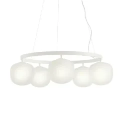 Rime lysekrone fra Muuto