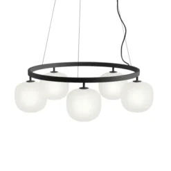 Rime lysekrone fra Muuto