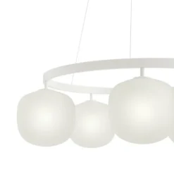 Rime lysekrone fra Muuto