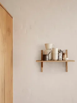 Sector Shelf S/N fra Ferm Living