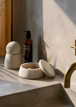 Serene Jar, low fra Woud