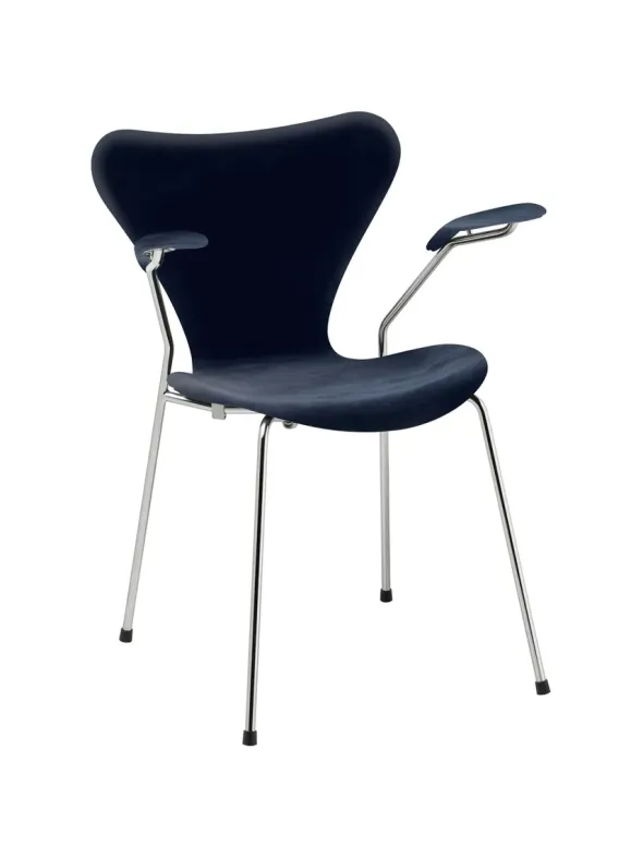 3207 Serie 7 Armstol af Arne Jacobsen