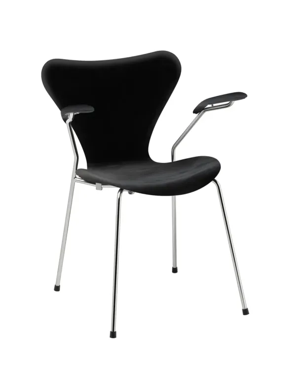 3207 Serie 7 Armstol af Arne Jacobsen