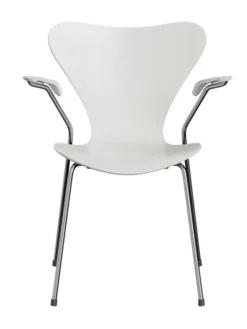 3207 Serie 7 Armstol af Arne Jacobsen