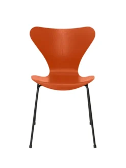 3107 Serie 7 stol i farvet ask af Arne Jacobsen