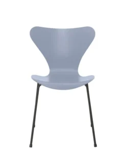 3107 Serie 7 stol i farvet ask af Arne Jacobsen