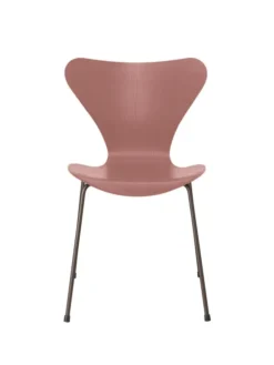 3107 Serie 7 stol i farvet ask af Arne Jacobsen