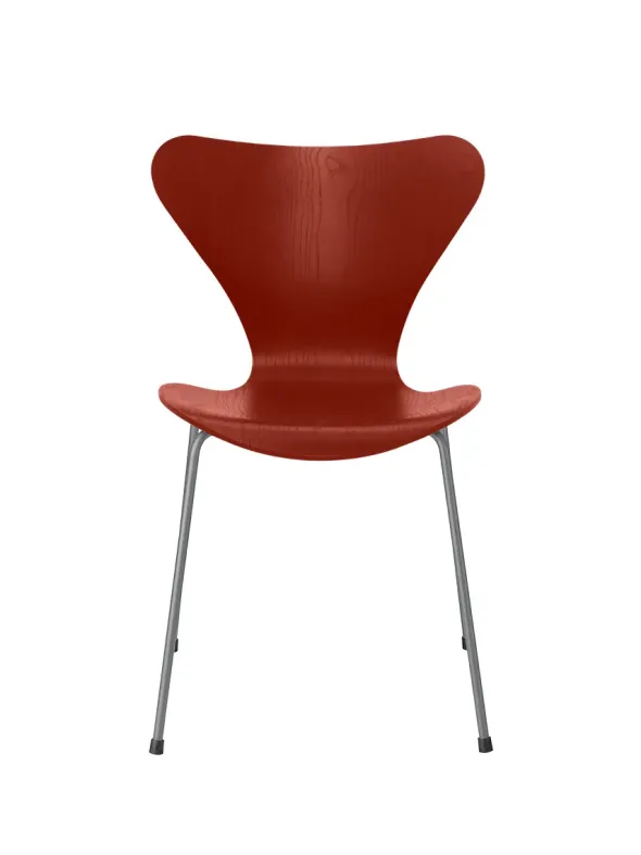 3107 Serie 7 stol i farvet ask af Arne Jacobsen