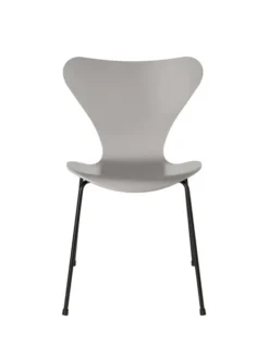3107 Serie 7 stol lakeret af Arne Jacobsen
