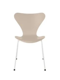 3107 Serie 7 stol lakeret af Arne Jacobsen