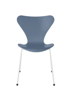 3107 Serie 7 stol lakeret af Arne Jacobsen