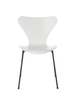 3107 Serie 7 stol lakeret af Arne Jacobsen