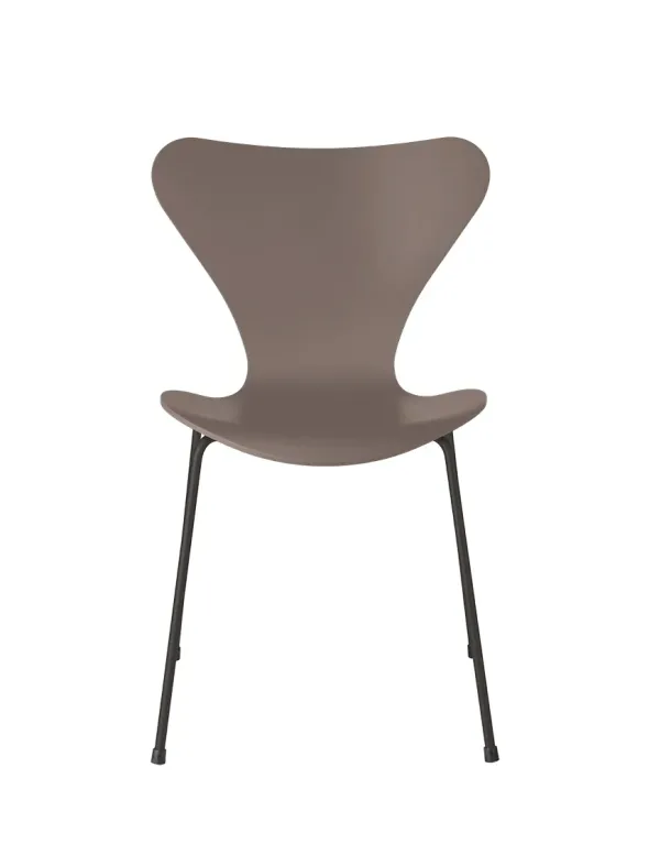 3107 Serie 7 stol lakeret af Arne Jacobsen